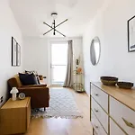 The Nine Elms Lane Arms - Stunning&Bright 2BDR Flat